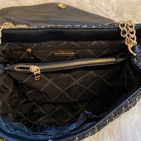 Steve Madden (Bledger)Shoulder Bag - Black & Gold - Picture 10 of 13